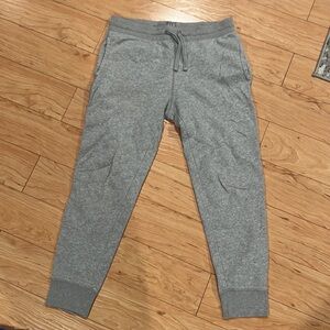 Gap sweats
